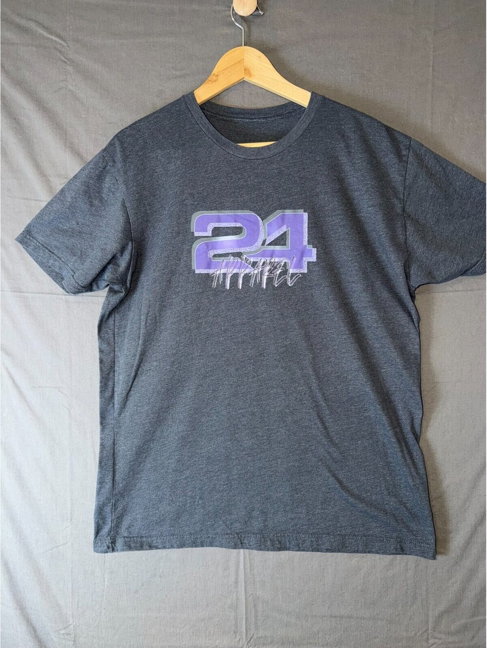 24 Apparel T Shirt Mens Large Charcoal Heather Gray Purple Graphic Short Sleeve